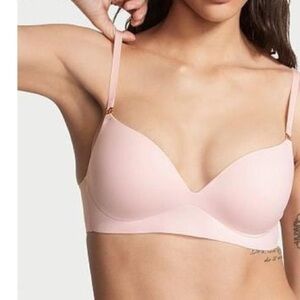 ❤️2/$30❤️[34D]Victoria Secret Blush Pink Seamless Wireless Bra